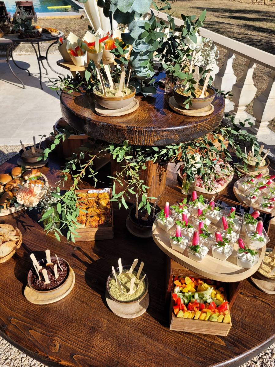 traiteur mariage buffet en exterieur a fayence